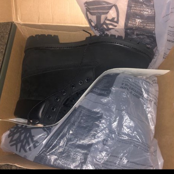 Men’s Tim’s size 11 - Picture 2 of 4